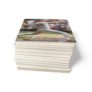 Bundle of 100 Assorted Baseball Trading Cards